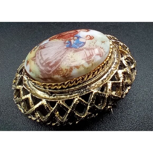 Pendant Necklace Brooch Set Vintage Germany Courting Scene 21 In Gold Tone Chain - Picture 11 of 15